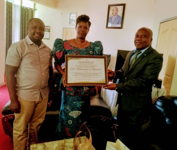 L'Ombudsman Aimée Laurentine Kanyana a ccordé une audience au Président de l'Association de lutte contre la pauvrété
